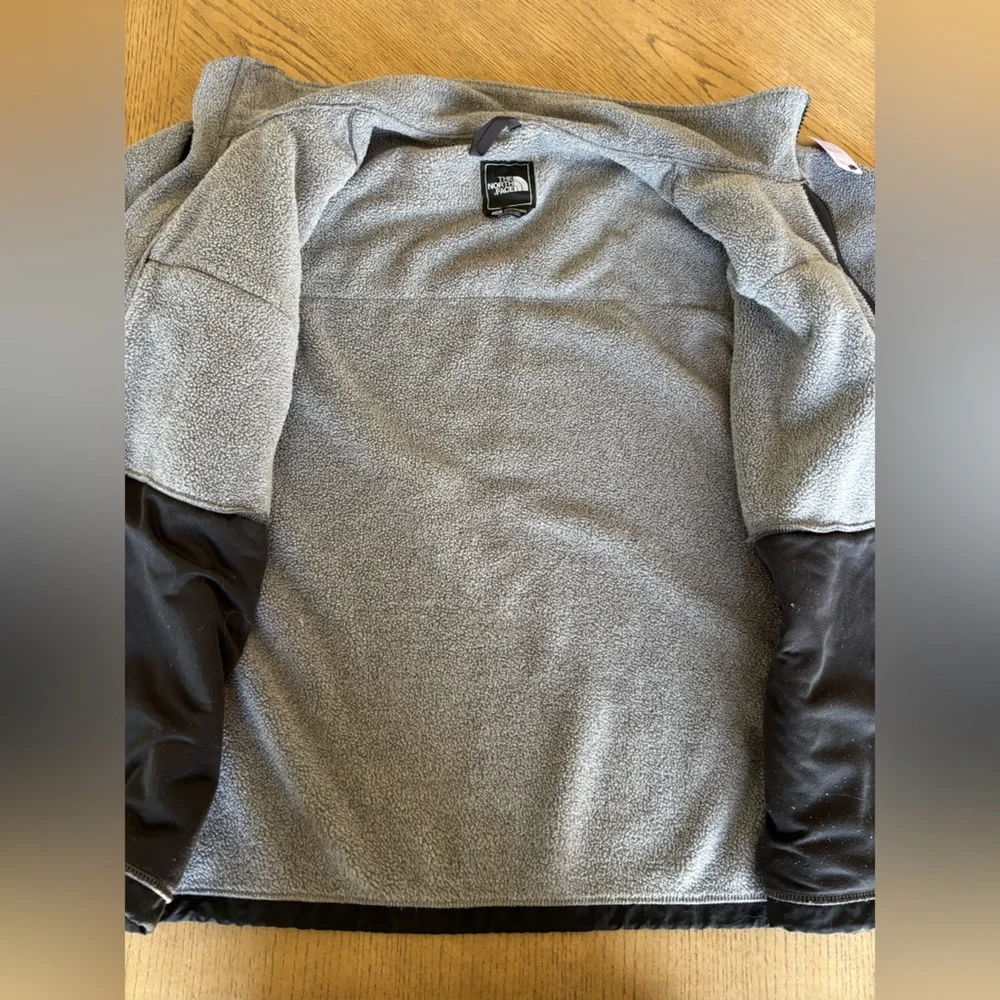 The North Face Men's Denali Two-Tone Performance Jacket - Picture 13 of 15